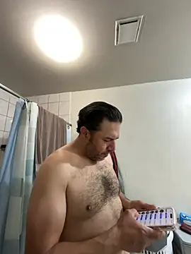 Snapshot of ezrah23 chatting on February 23, 12:19 am ezrah23 online show from February 23, 12:19 am