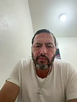 Snapshot of ezrah23 chatting on March 30, 5:19 am ezrah23 online show from March 30, 5:19 am