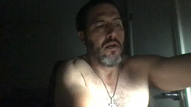 Snapshot of ezrah23 chatting on April 8, 9:42 am ezrah23 online show from April 8, 9:42 am