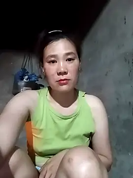 Snapshot of -Lana-123 chatting on April 18, 9:37 pm -Lana-123 online show from April 18, 9:37 pm