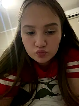 Snapshot of Regina_Lynne chatting on November 4, 4:39 pm Regina Lynne online show from November 4, 4:39 pm