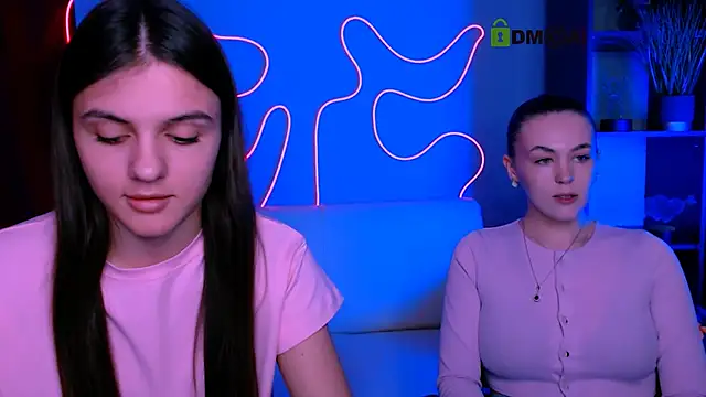 lisa dark  online show from April 21, 9:37 am