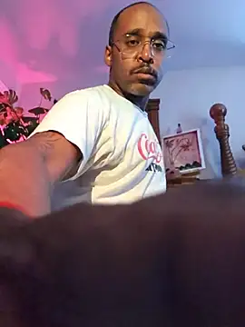 TraddyZaddy online show from June 25, 5:17 pm
