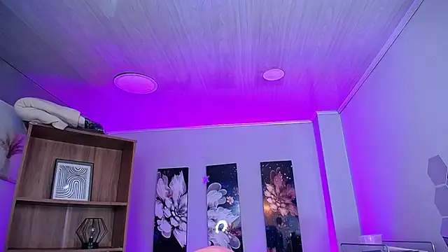 roseefancy19 online show from January 6, 11:25 am