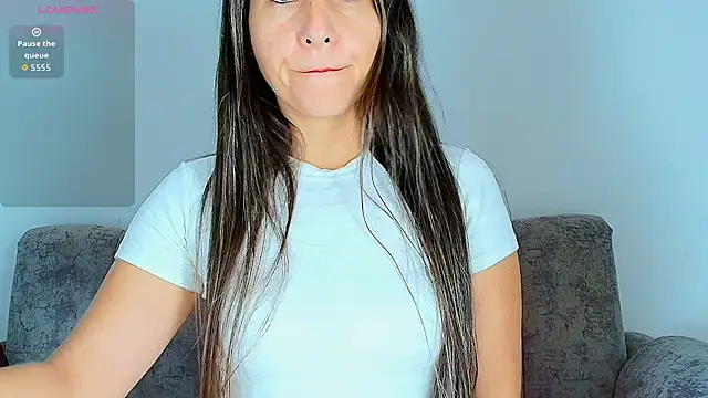 Snapshot of alana_pink95 chatting on December 18, 12:33 pm alana pink95 online show from December 18, 12:33 pm