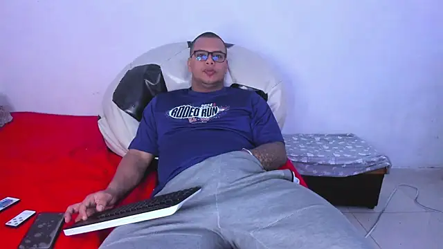 LucassFoster online show from December 16, 10:26 pm