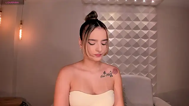 LaurentRosse1 online show from April 5, 5:54 pm