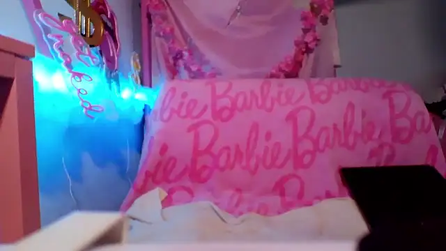 Snapshot of PrincessKDoll chatting on November 4, 9:41 am PrincessKDoll online show from November 4, 9:41 am