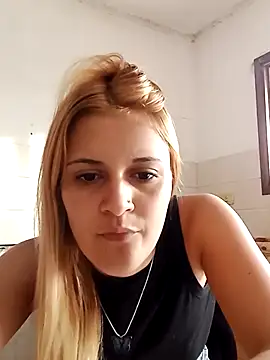 Snapshot of larubia_arg chatting on January 9, 10:11 pm larubia arg online show from January 9, 10:11 pm