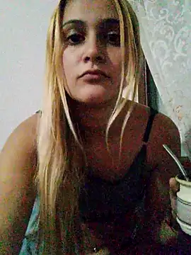 Snapshot of larubia_arg chatting on April 26, 11:46 pm larubia arg online show from April 26, 11:46 pm
