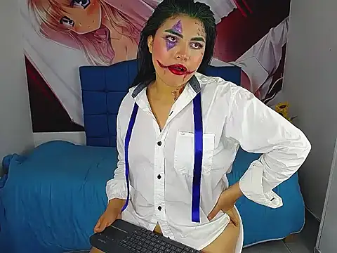 Snapshot of Thiffany_Monroe18 chatting on October 31, 3:24 pm Thiffany Monroe18 online show from October 31, 3:24 pm