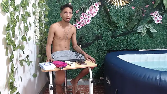 Snapshot of DamianandEva chatting on November 15, 12:23 pm DamianandEva online show from November 15, 12:23 pm