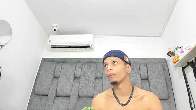 Snapshot of DamianandEva chatting on December 1, 12:54 pm DamianandEva online show from December 1, 12:54 pm