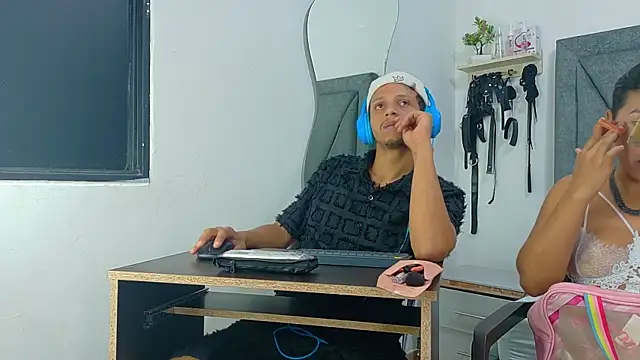 DamianandEva online show from June 2, 12:51 pm