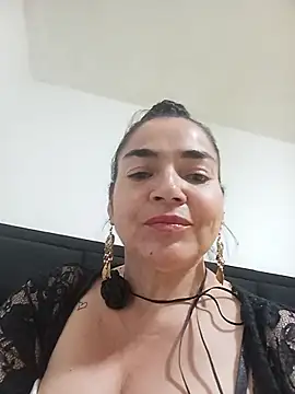 Snapshot of MaryRoze_ chatting on December 2, 10:49 pm MaryRoze online show from December 2, 10:49 pm