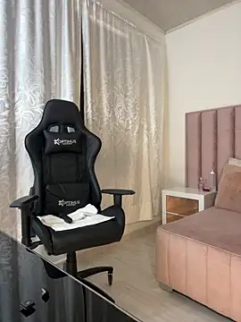 Natural BIGASS Nina online show from April 18, 7:58 pm