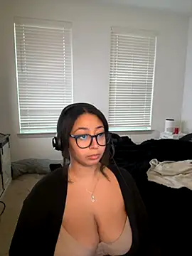 Snapshot of minha_baby chatting on November 14, 1:21 pm minha baby online show from November 14, 1:21 pm