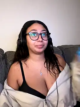 Snapshot of minha_baby chatting on December 2, 12:16 am minha baby online show from December 2, 12:16 am