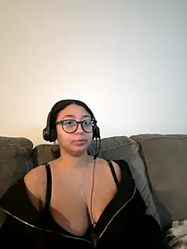 Snapshot of minha_baby chatting on December 3, 4:49 pm minha baby online show from December 3, 4:49 pm