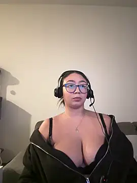 Snapshot of minha_baby chatting on December 19, 10:11 am minha baby online show from December 19, 10:11 am