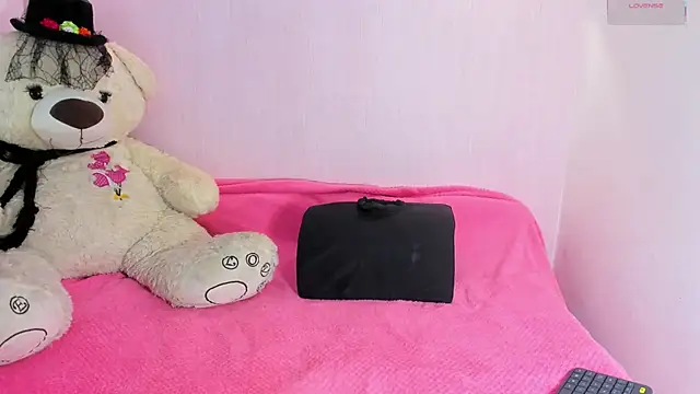 Little arii online show from November 15, 7:10 pm