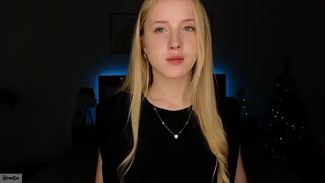 Snapshot of adele_armass chatting on December 21, 7:54 pm adele armass online show from December 21, 7:54 pm