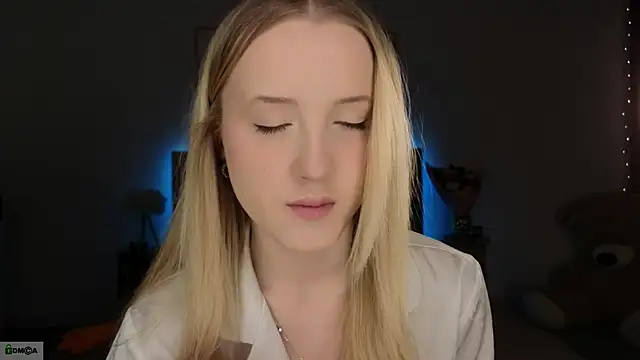 Snapshot of adele_armass chatting on February 19, 9:33 pm adele armass online show from February 19, 9:33 pm