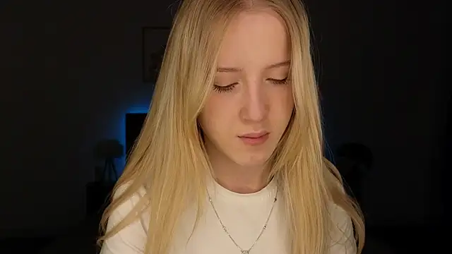Snapshot of adele_armass chatting on May 3, 8:59 pm adele armass online show from May 3, 8:59 pm