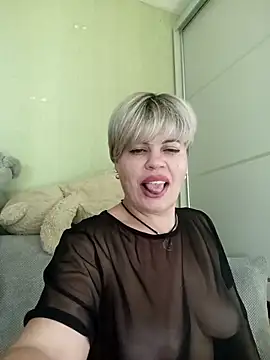 Snapshot of MilkySky chatting on November 14, 10:29 pm MilkySky online show from November 14, 10:29 pm