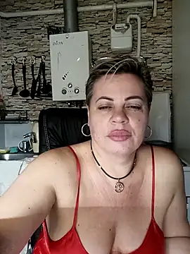 Snapshot of MilkySky chatting on December 18, 2:45 pm MilkySky online show from December 18, 2:45 pm