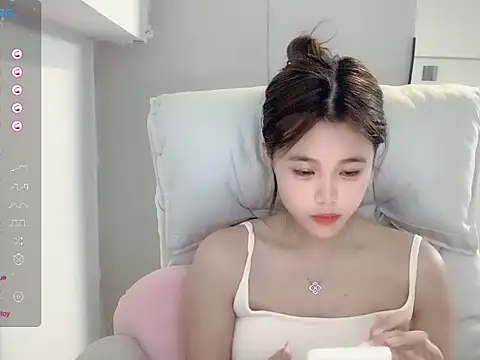 iu-uzZ online show from November 19, 11:32 am