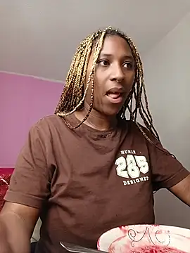 EvonyFoxxx online show from February 23, 3:48 am