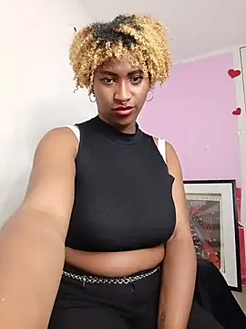 EvonyFoxxx online show from April 23, 4:24 am