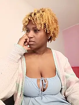 Snapshot of EvonyFoxxx chatting on April 25, 1:41 am EvonyFoxxx online show from April 25, 1:41 am