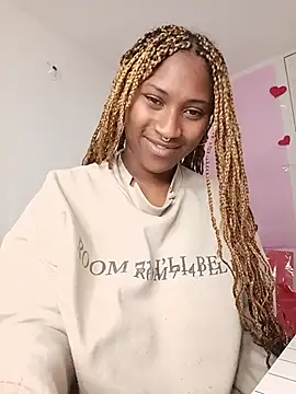 Snapshot of EvonyFoxxx chatting on May 25, 4:40 am EvonyFoxxx online show from May 25, 4:40 am