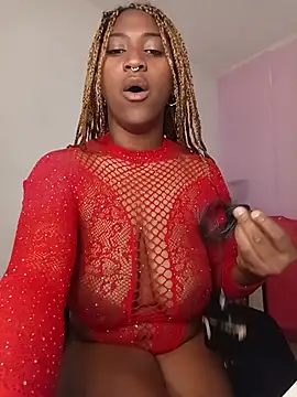 Snapshot of EvonyFoxxx chatting on June 1, 11:06 pm EvonyFoxxx online show from June 1, 11:06 pm