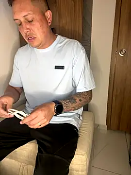 NathanielLux29 online show from November 13, 11:03 pm