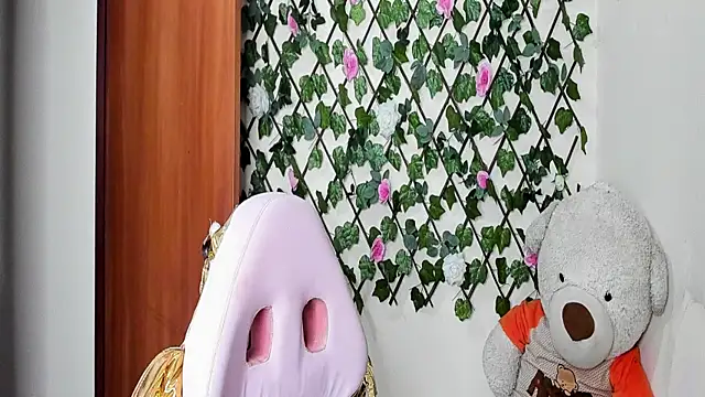 Snapshot of melani_ferraraa_ chatting on November 1, 7:10 am melani ferraraa online show from November 1, 7:10 am