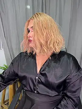 Snapshot of melani_ferraraa_ chatting on July 19, 8:07 am melani ferraraa online show from July 19, 8:07 am