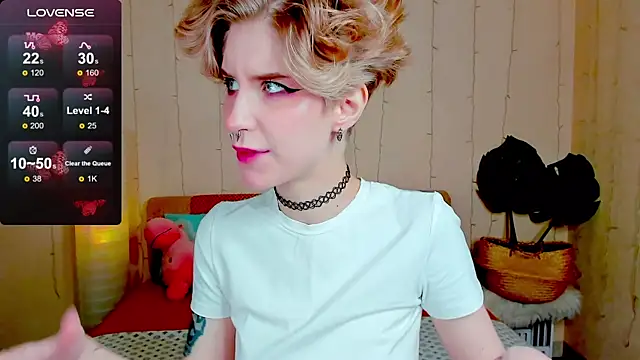 Snapshot of Angel_Julles chatting on November 15, 12:41 am Angel Julles online show from November 15, 12:41 am