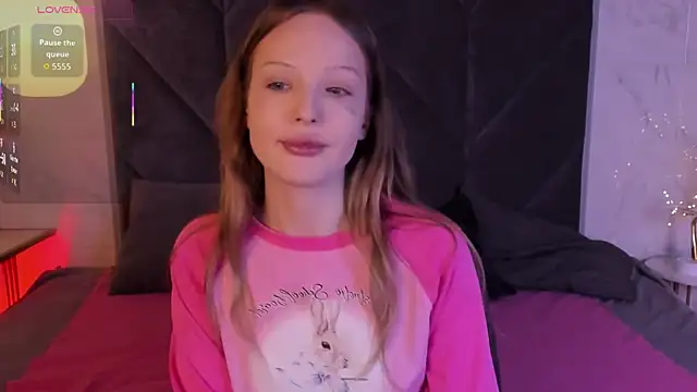 Snapshot of Iris_Fresh chatting on December 4, 8:39 pm Iris Fresh online show from December 4, 8:39 pm