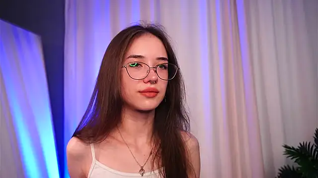 Snapshot of tinyanie chatting on November 12, 5:30 am tinyanie online show from November 12, 5:30 am