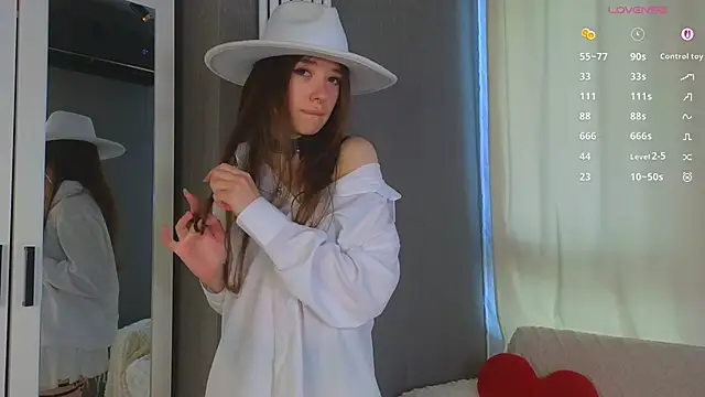 Snapshot of tinyanie chatting on June 12, 4:28 pm tinyanie online show from June 12, 4:28 pm