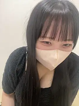Snapshot of emiri_da_nyan chatting on June 19, 3:11 am emiri da nyan online show from June 19, 3:11 am