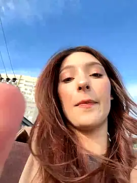 Snapshot of LilluKatten chatting on November 20, 10:15 am LilluKatten online show from November 20, 10:15 am