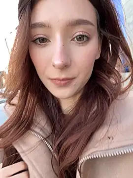 Snapshot of LilluKatten chatting on November 21, 10:25 am LilluKatten online show from November 21, 10:25 am