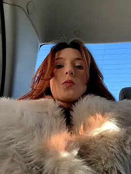 Snapshot of LilluKatten chatting on December 16, 9:36 am LilluKatten online show from December 16, 9:36 am