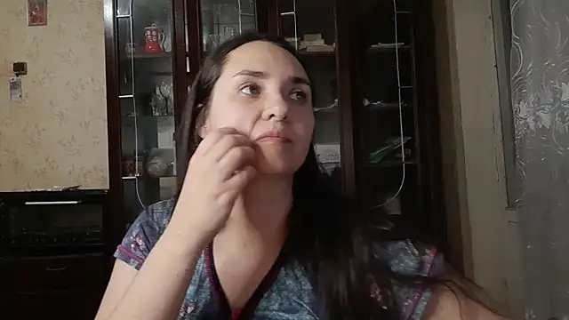 Snapshot of VoulezVous_Angel chatting on February 3, 2:53 am VoulezVous Angel online show from February 3, 2:53 am