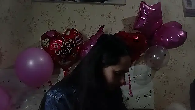 Snapshot of VoulezVous_Angel chatting on February 9, 1:31 am VoulezVous Angel online show from February 9, 1:31 am