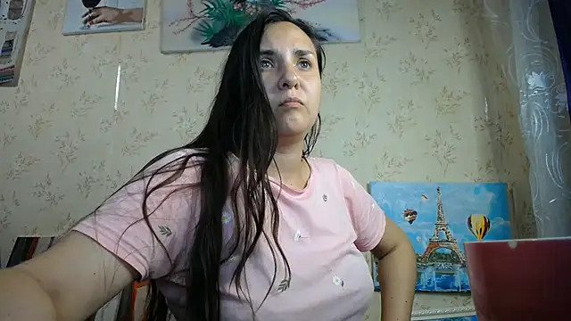 Snapshot of VoulezVous_Angel chatting on June 8, 4:18 pm VoulezVous Angel online show from June 8, 4:18 pm